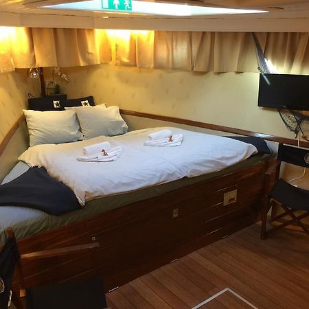 Hotell M/S Monika Стокгольм Экстерьер фото