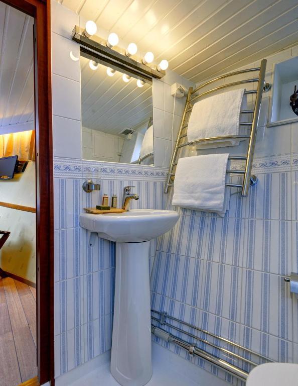Hotell M/S Monika Стокгольм Номер фото